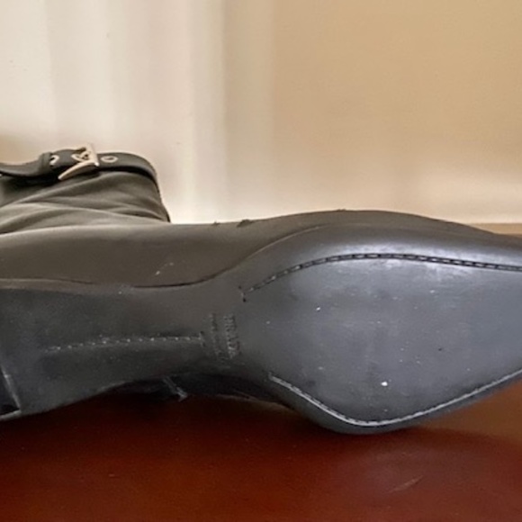Authentic Prada Black Leather Kitten Heel Boot size 40 - Picture 9 of 11